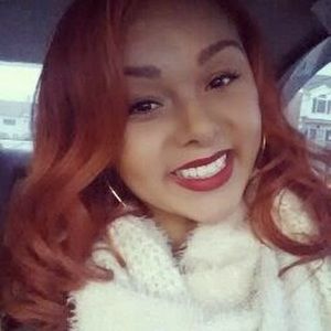 Meet your Posher, Alicia